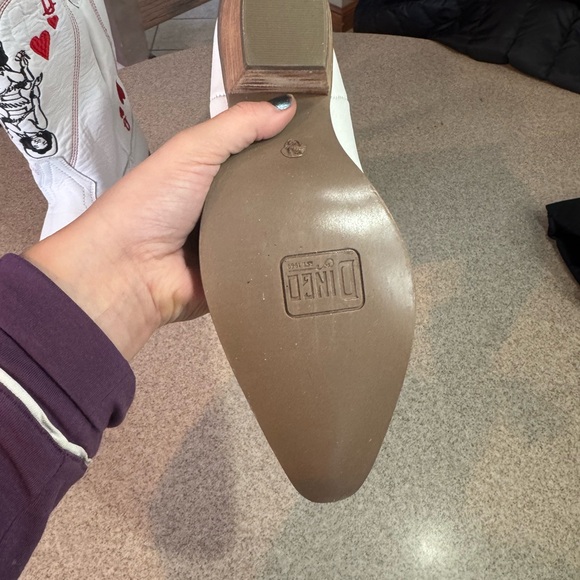 Dingo White Women's Western Boots with Red Queen of Hearts - Picture 4 of 6